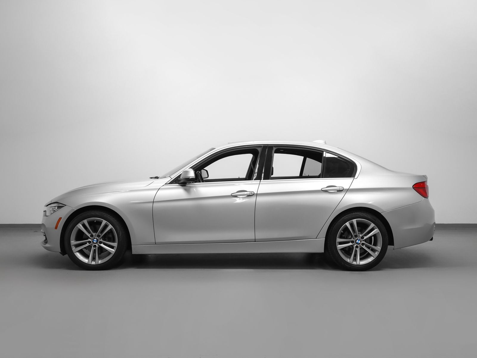 2018 BMW 3 Series 330i xDrive