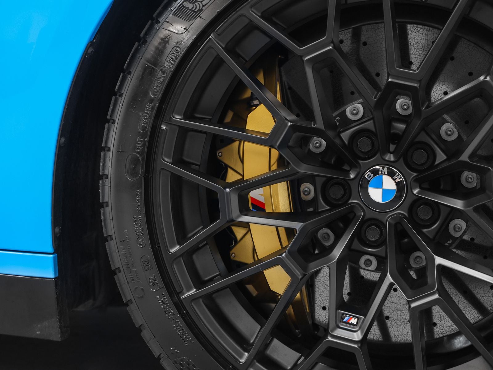 2025 BMW M4 CS