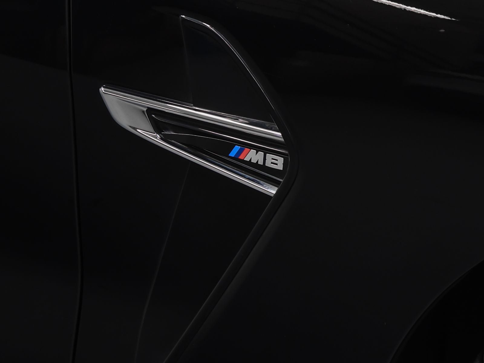 2021 BMW M8 Base