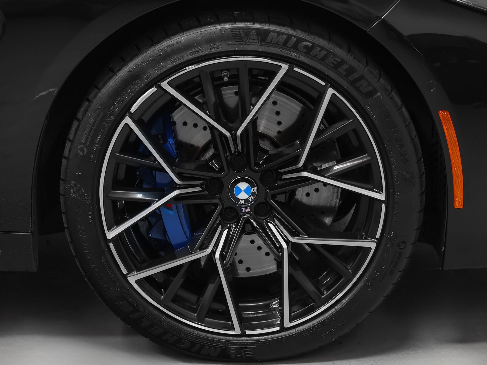 2021 BMW M8 Base