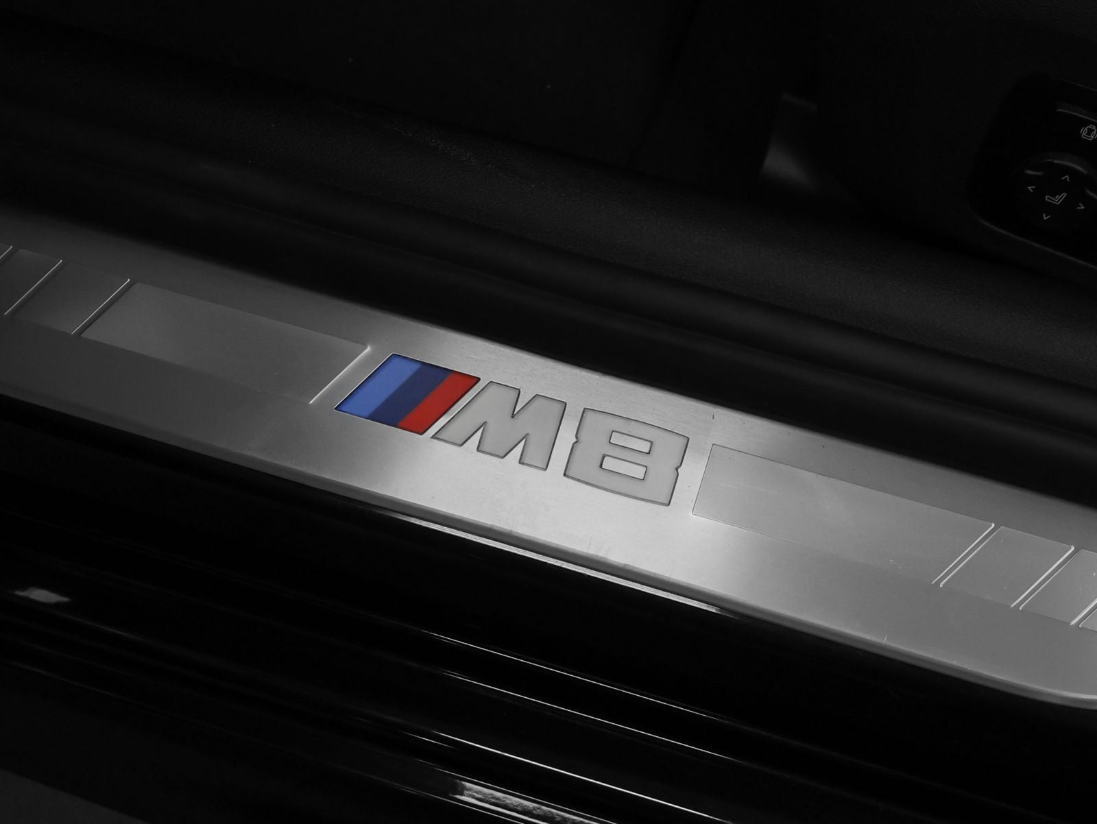 2021 BMW M8 Base