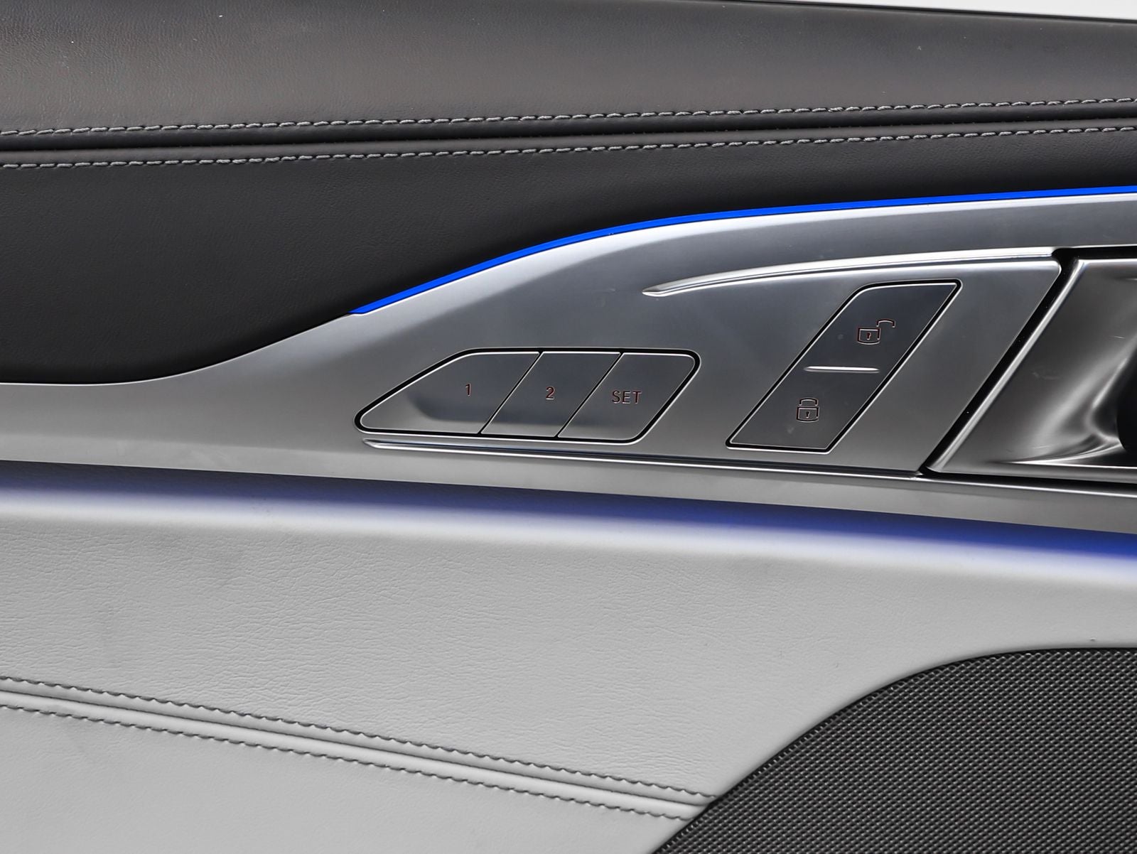 2021 BMW M8 Base