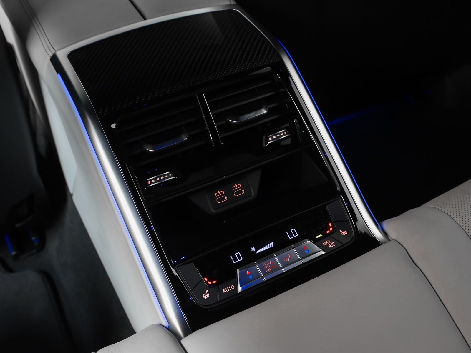 2021 BMW M8 Base