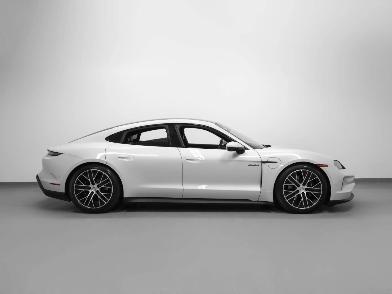 2025 Porsche Taycan Taycan 4
