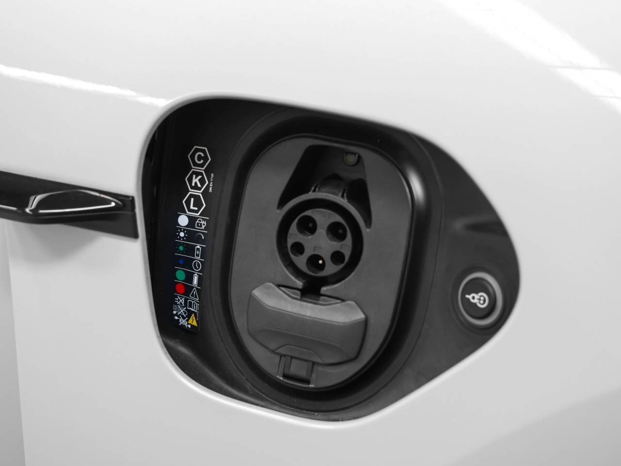 2025 Porsche Taycan Taycan 4