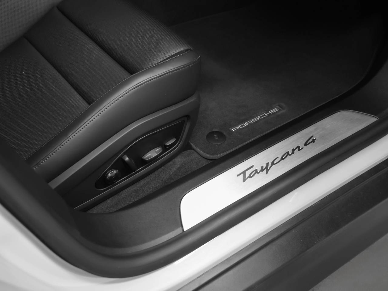 2025 Porsche Taycan Taycan 4