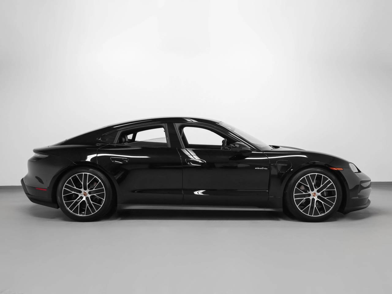 2026 Porsche Taycan 4
