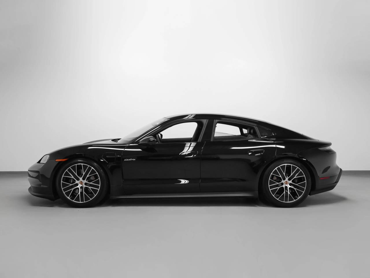 2026 Porsche Taycan 4