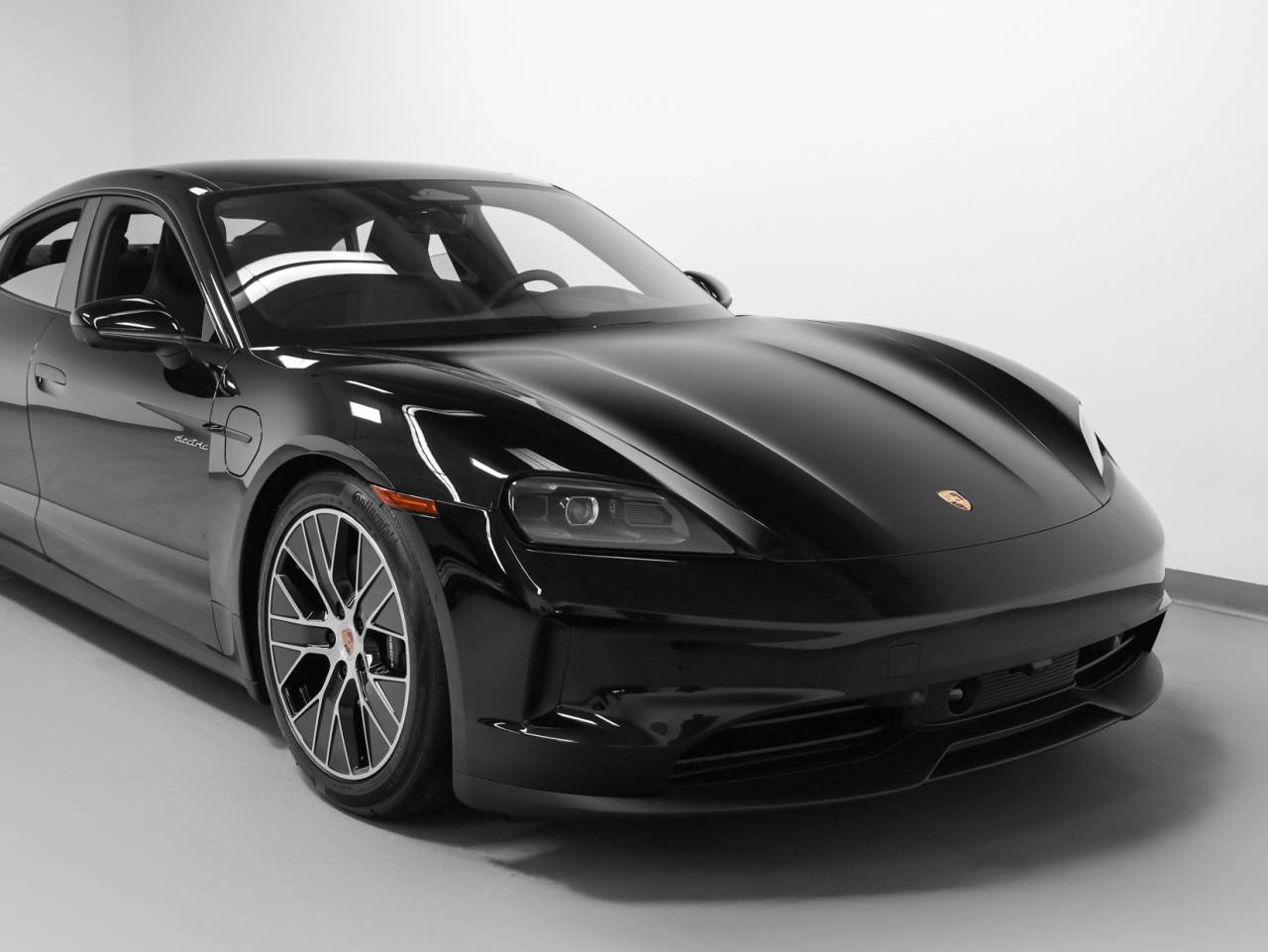 2026 Porsche Taycan 4