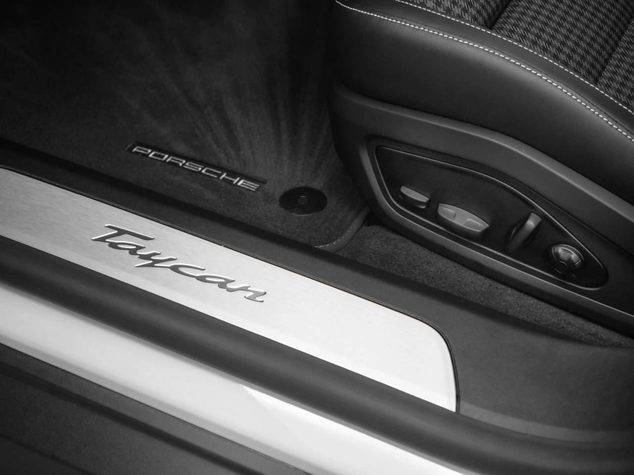 2025 Porsche Taycan Taycan