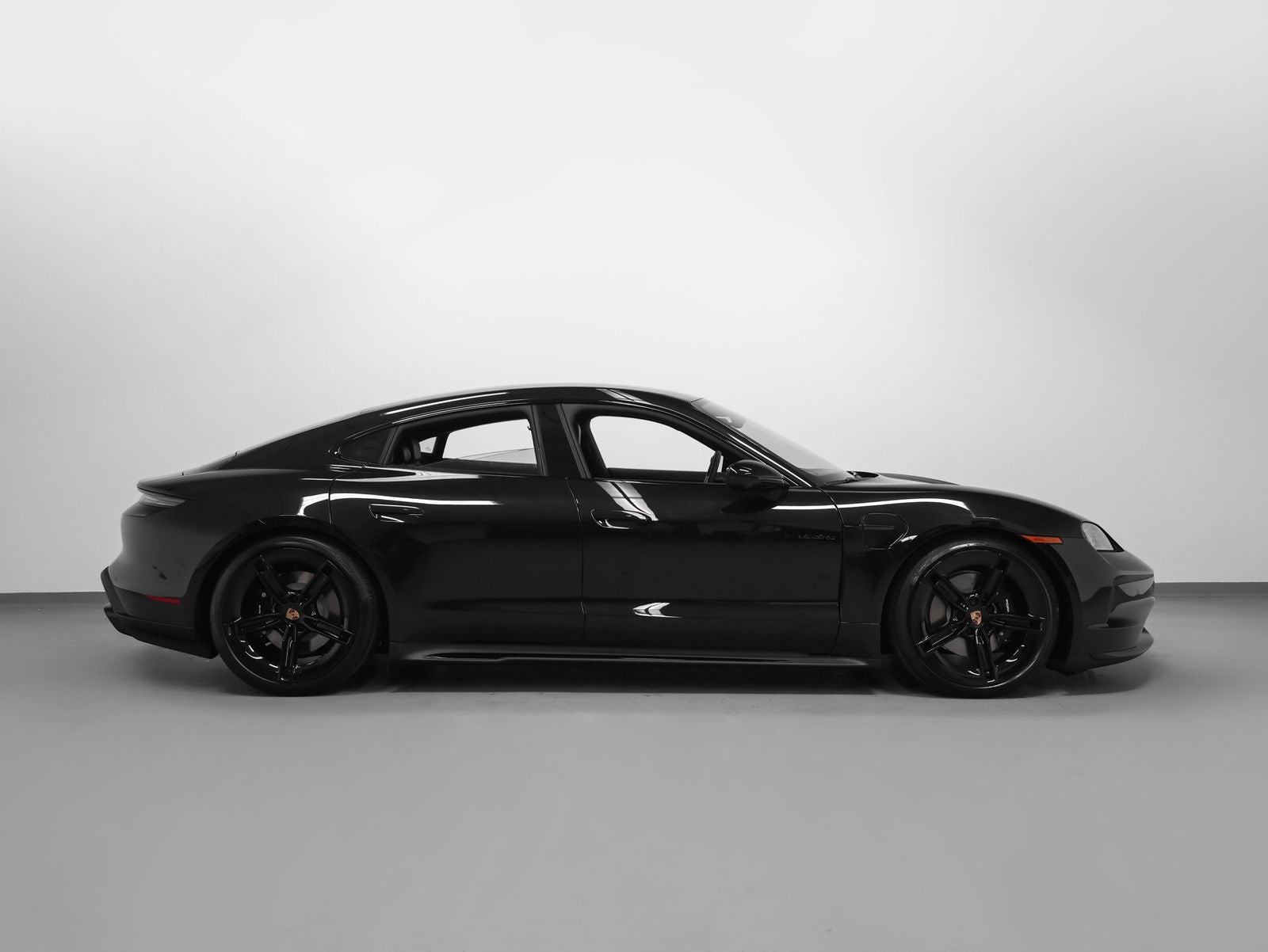 2026 Porsche Taycan Taycan 4 Black Edition