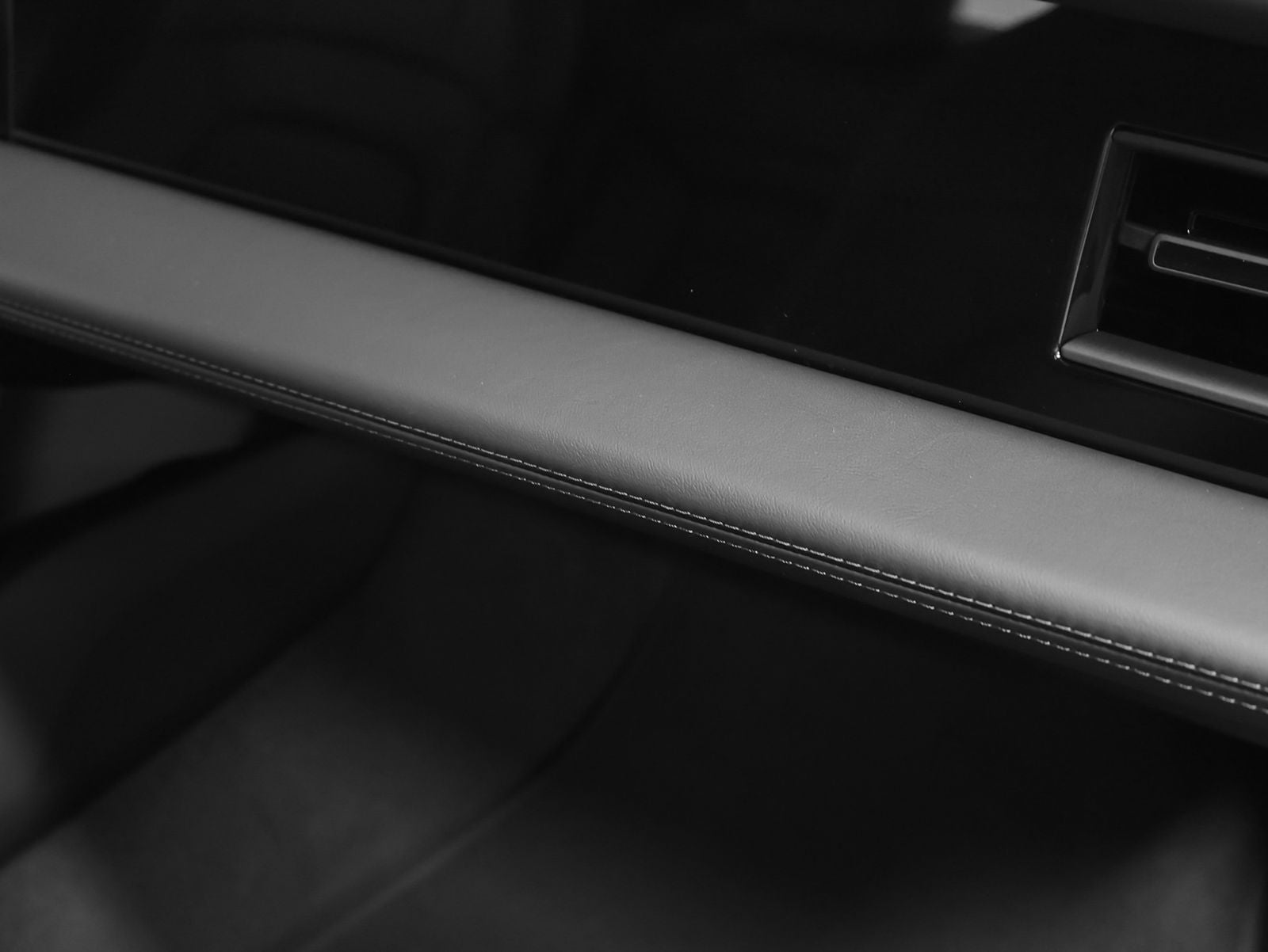 2026 Porsche Taycan Taycan 4 Black Edition