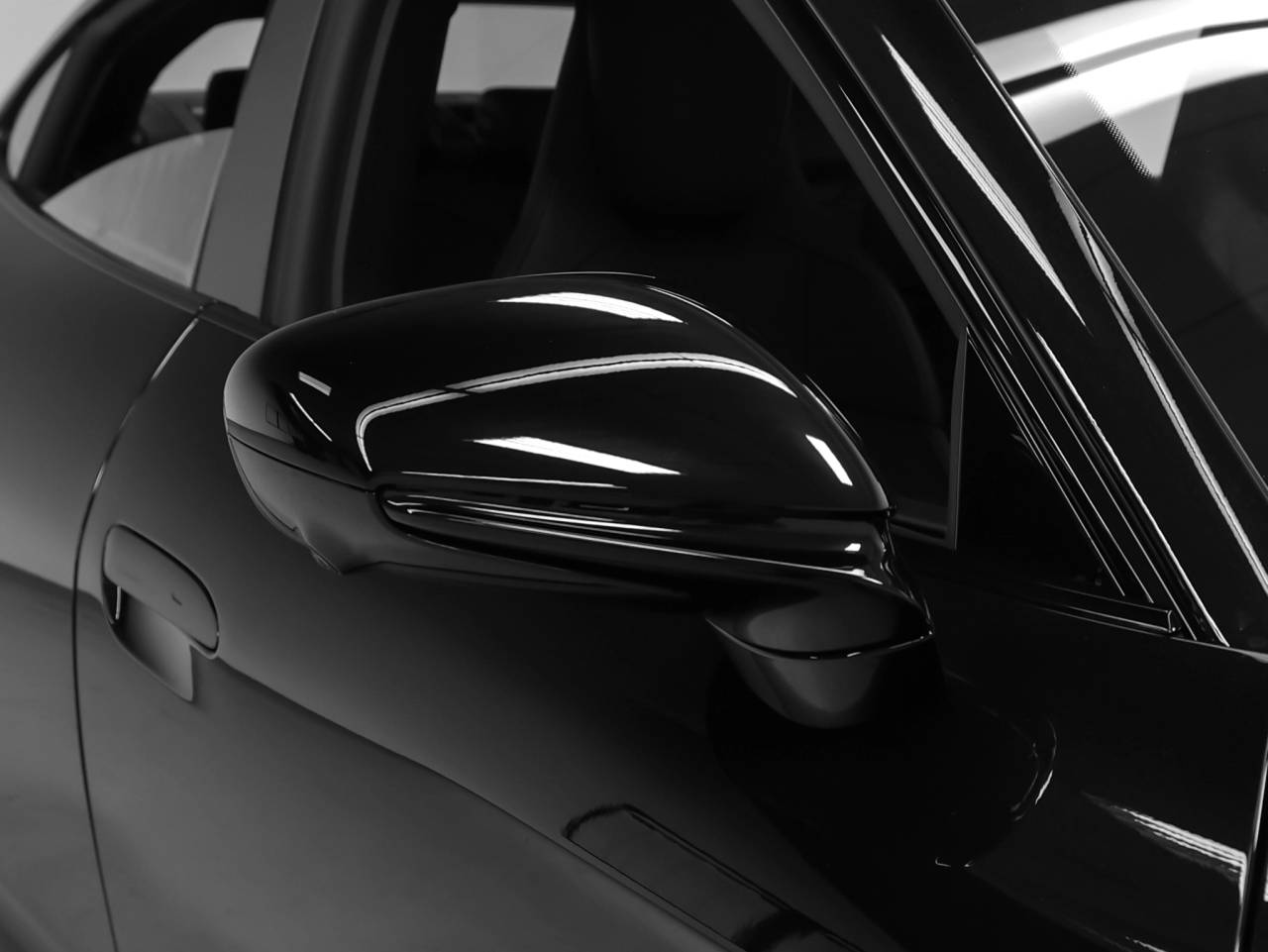2026 Porsche Taycan Taycan 4 Black Edition
