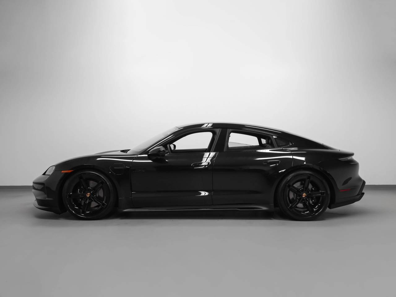 2026 Porsche Taycan Taycan 4 Black Edition