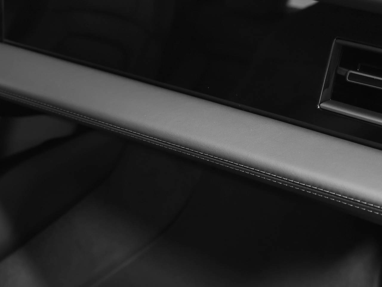 2026 Porsche Taycan Taycan 4 Black Edition