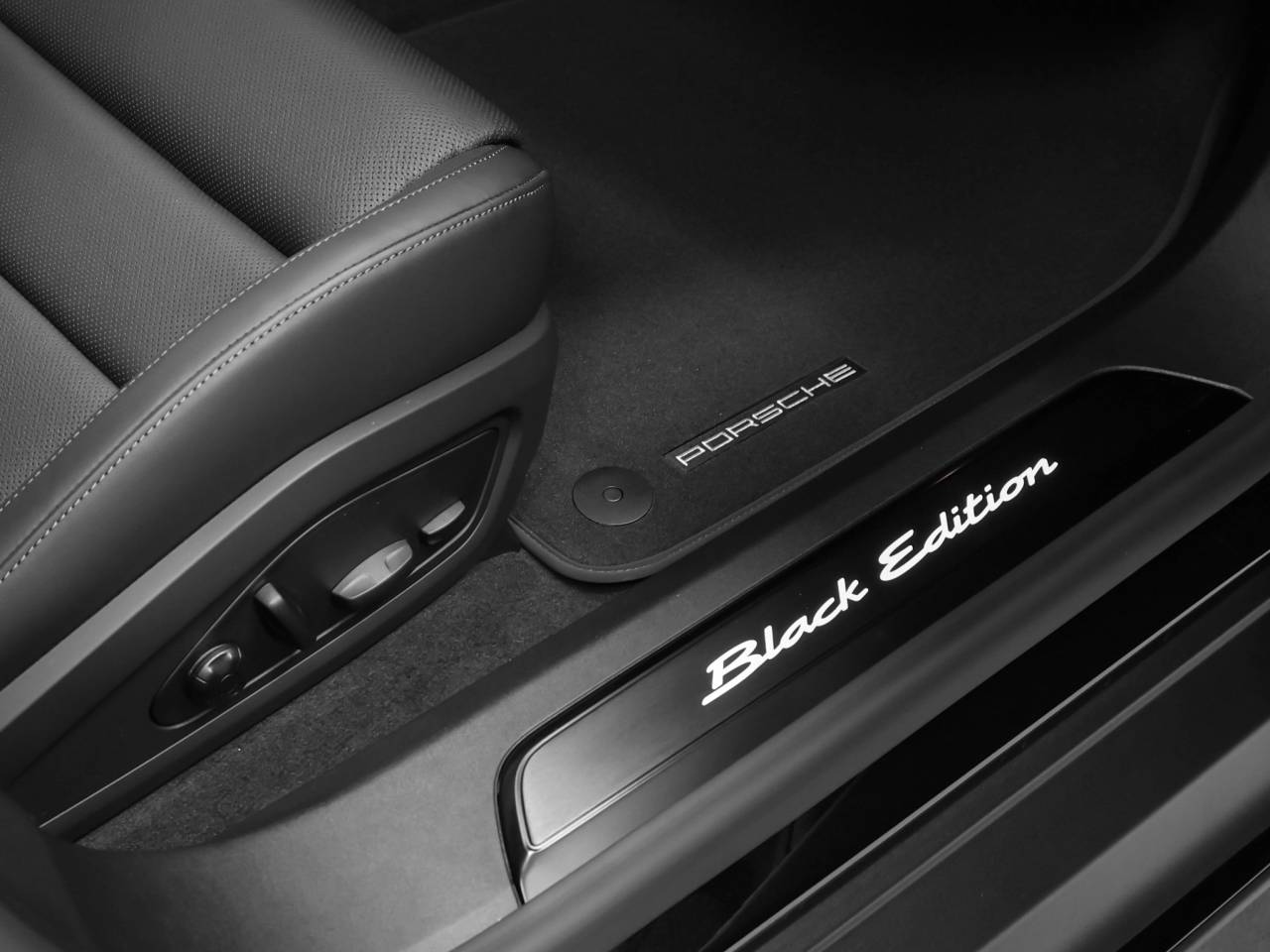 2026 Porsche Taycan Taycan 4 Black Edition