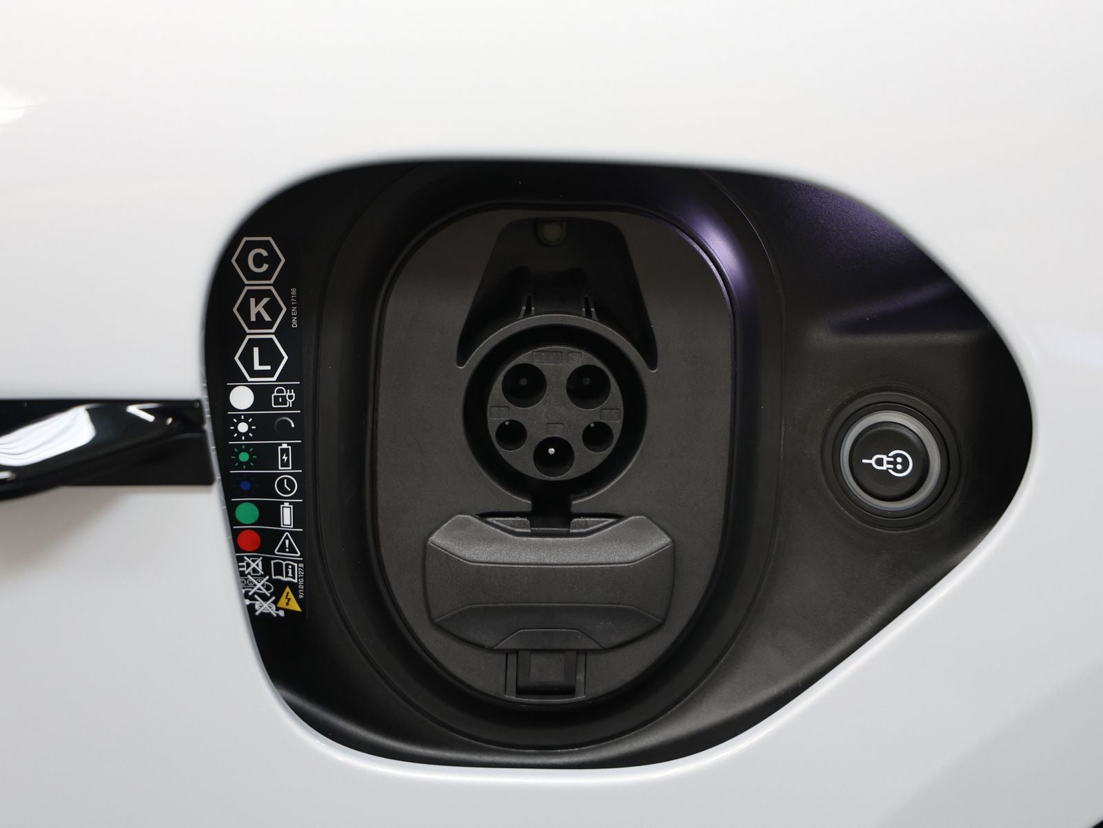 2026 Porsche Taycan 4