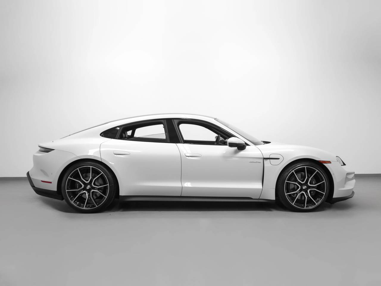 2026 Porsche Taycan 4