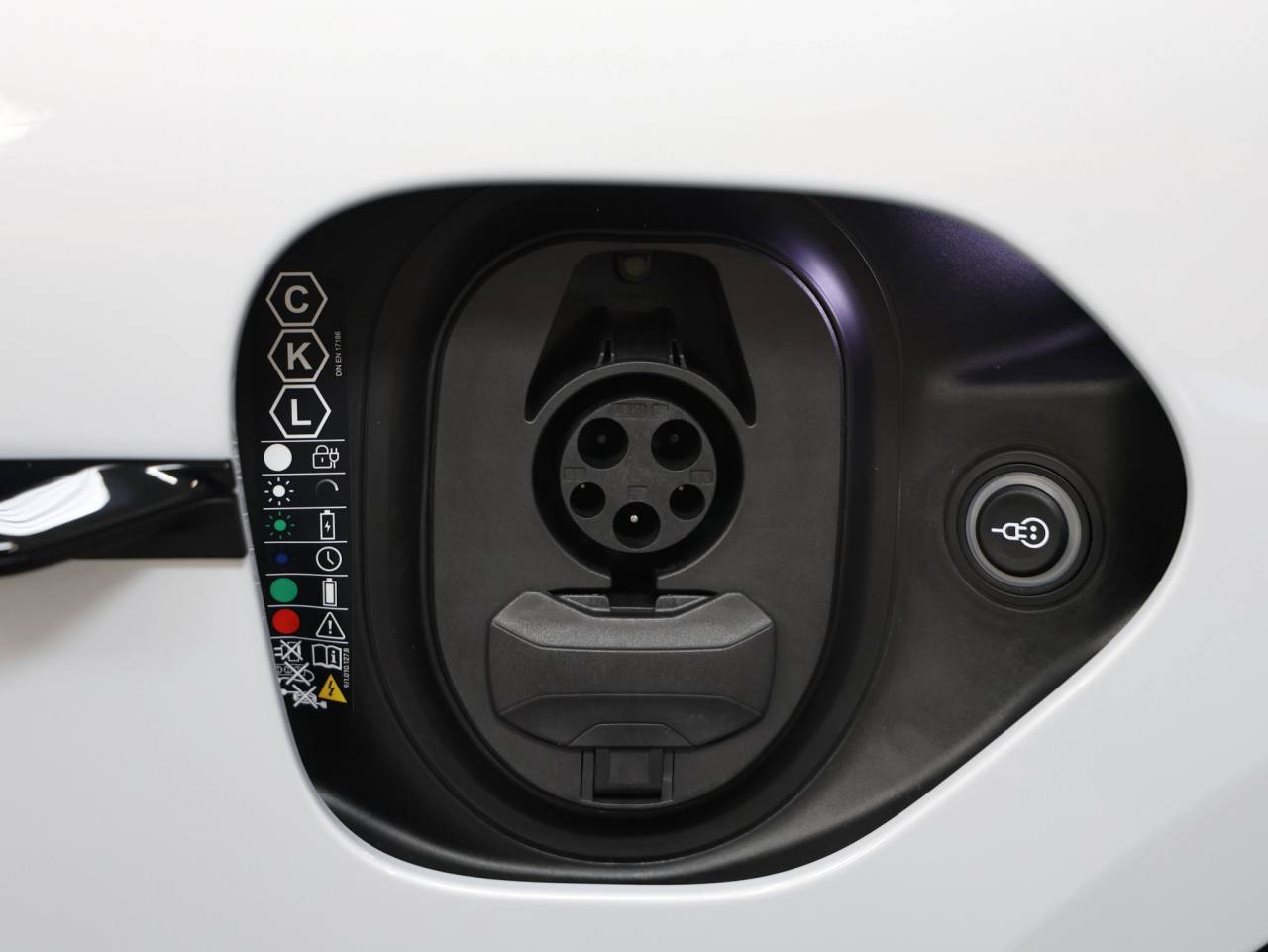 2026 Porsche Taycan 4