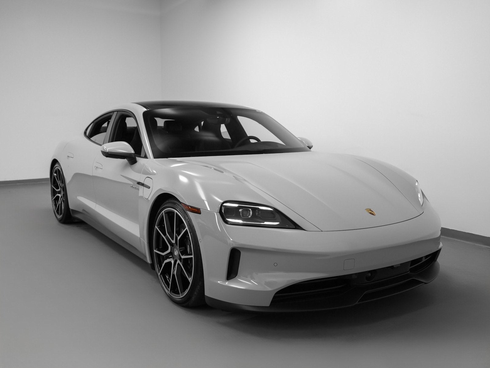 2025 Porsche Taycan Performance Battery Plus