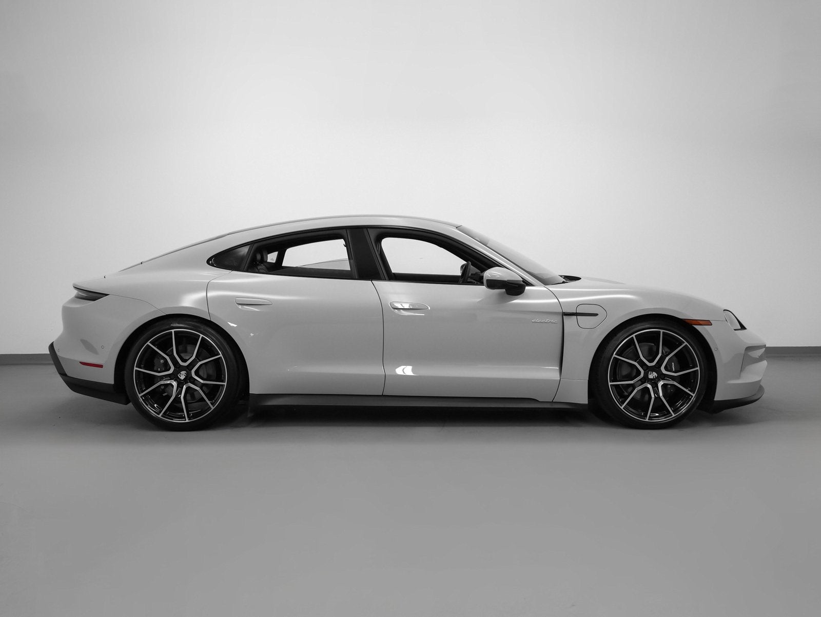 2025 Porsche Taycan Performance Battery Plus