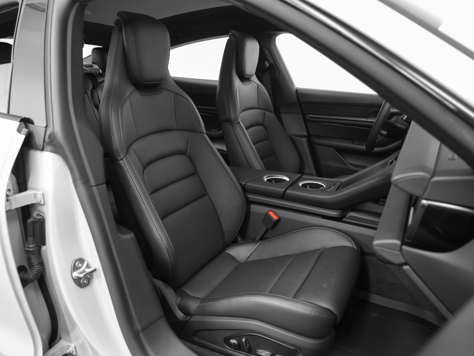 2025 Porsche Taycan Performance Battery Plus