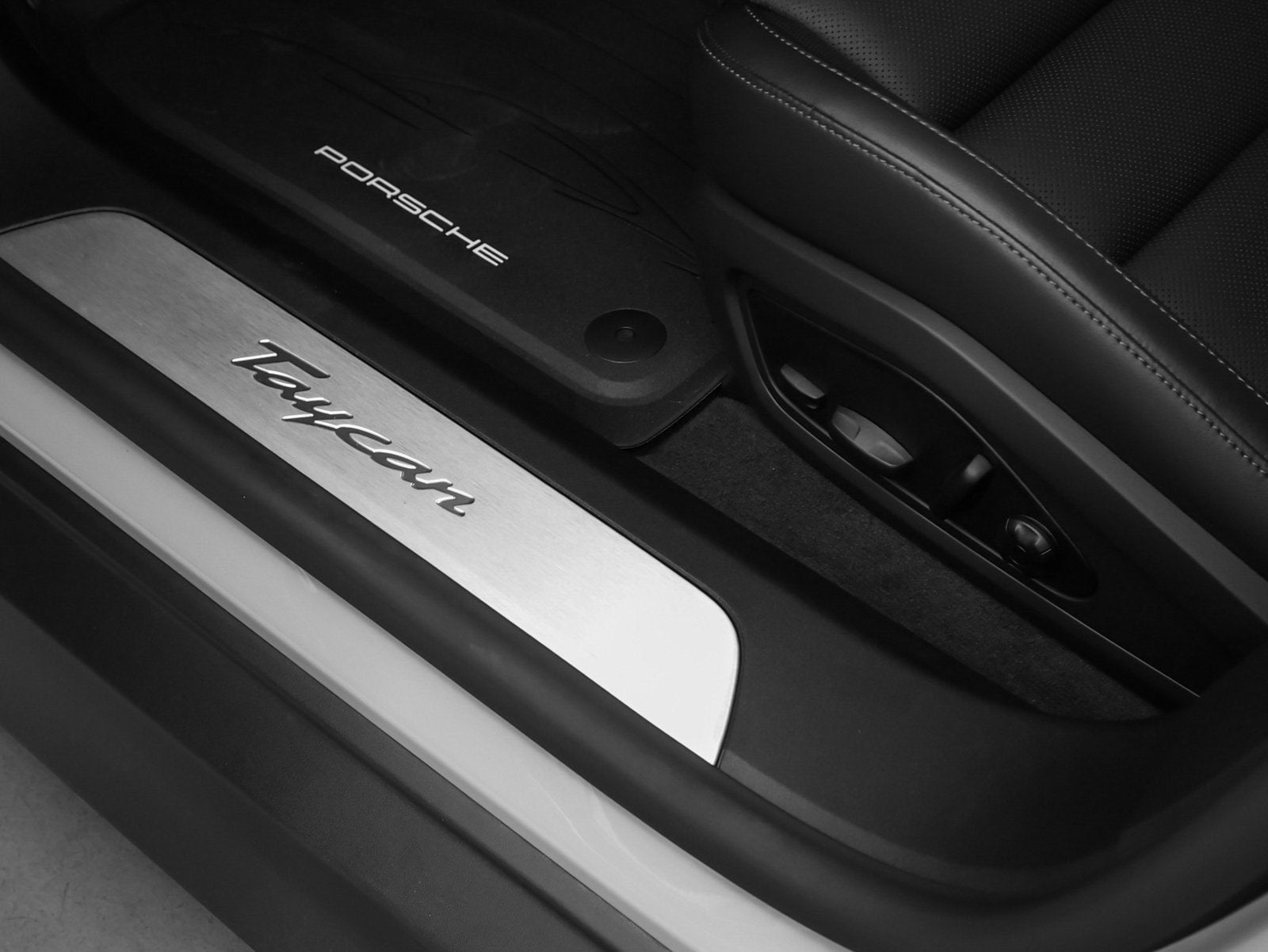 2025 Porsche Taycan Performance Battery Plus