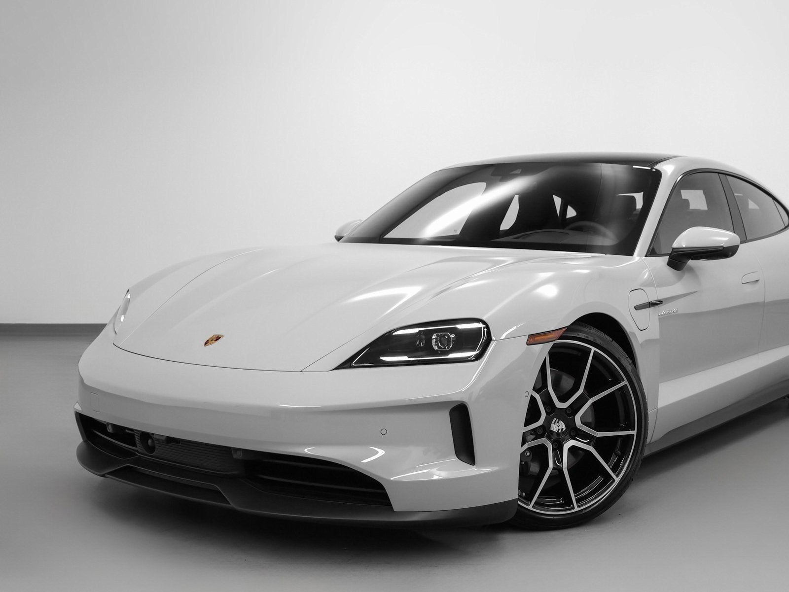 2025 Porsche Taycan Performance Battery Plus