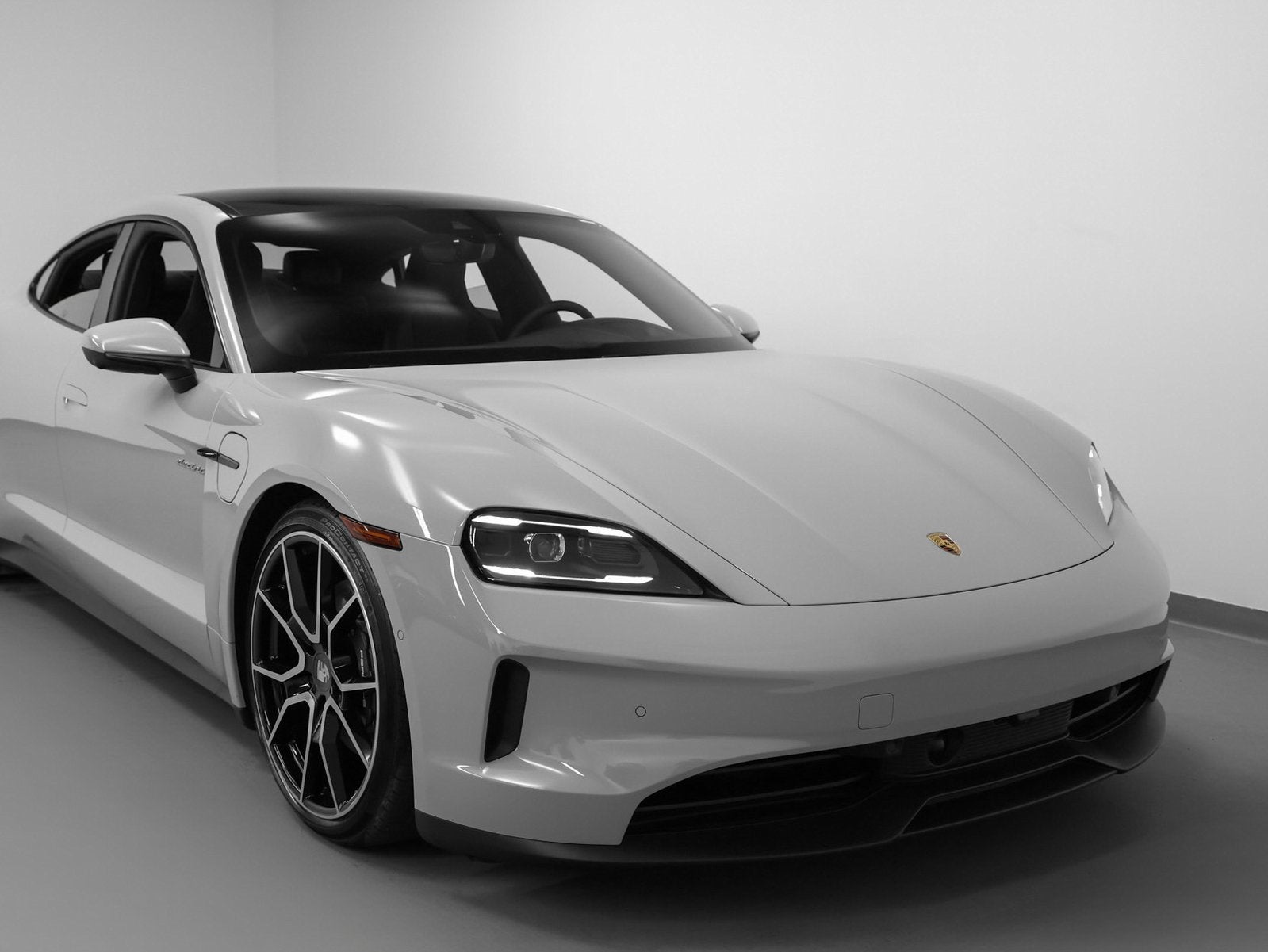 2025 Porsche Taycan Performance Battery Plus