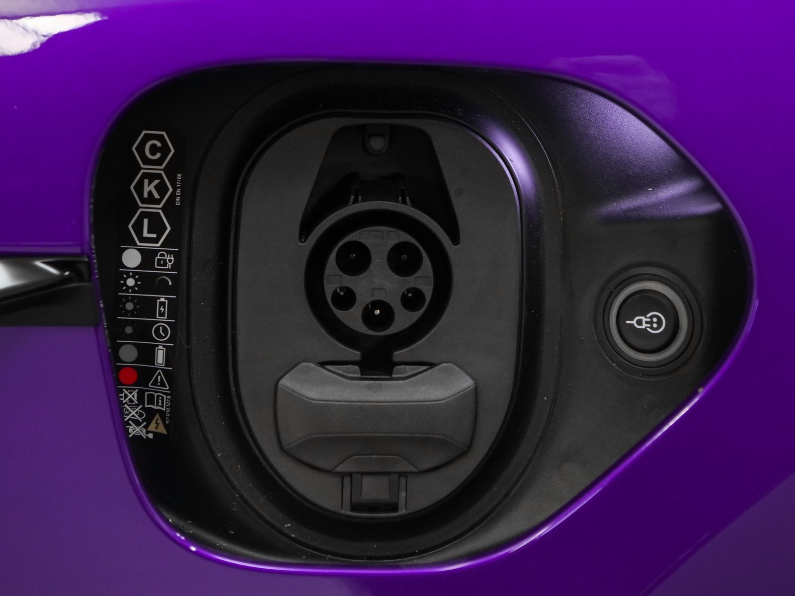 2025 Porsche Taycan Taycan 4