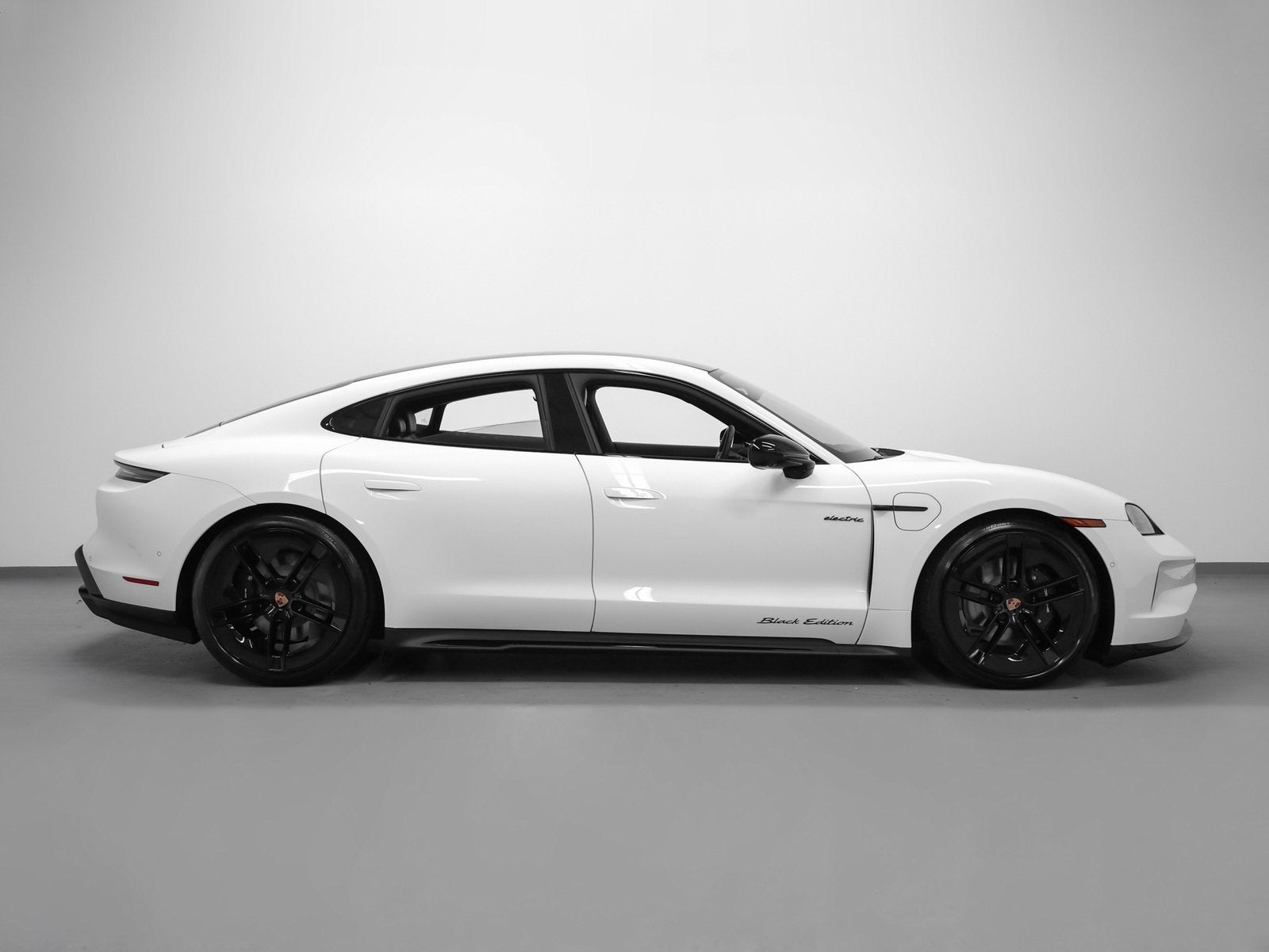 2026 Porsche Taycan Taycan 4 Black Edition