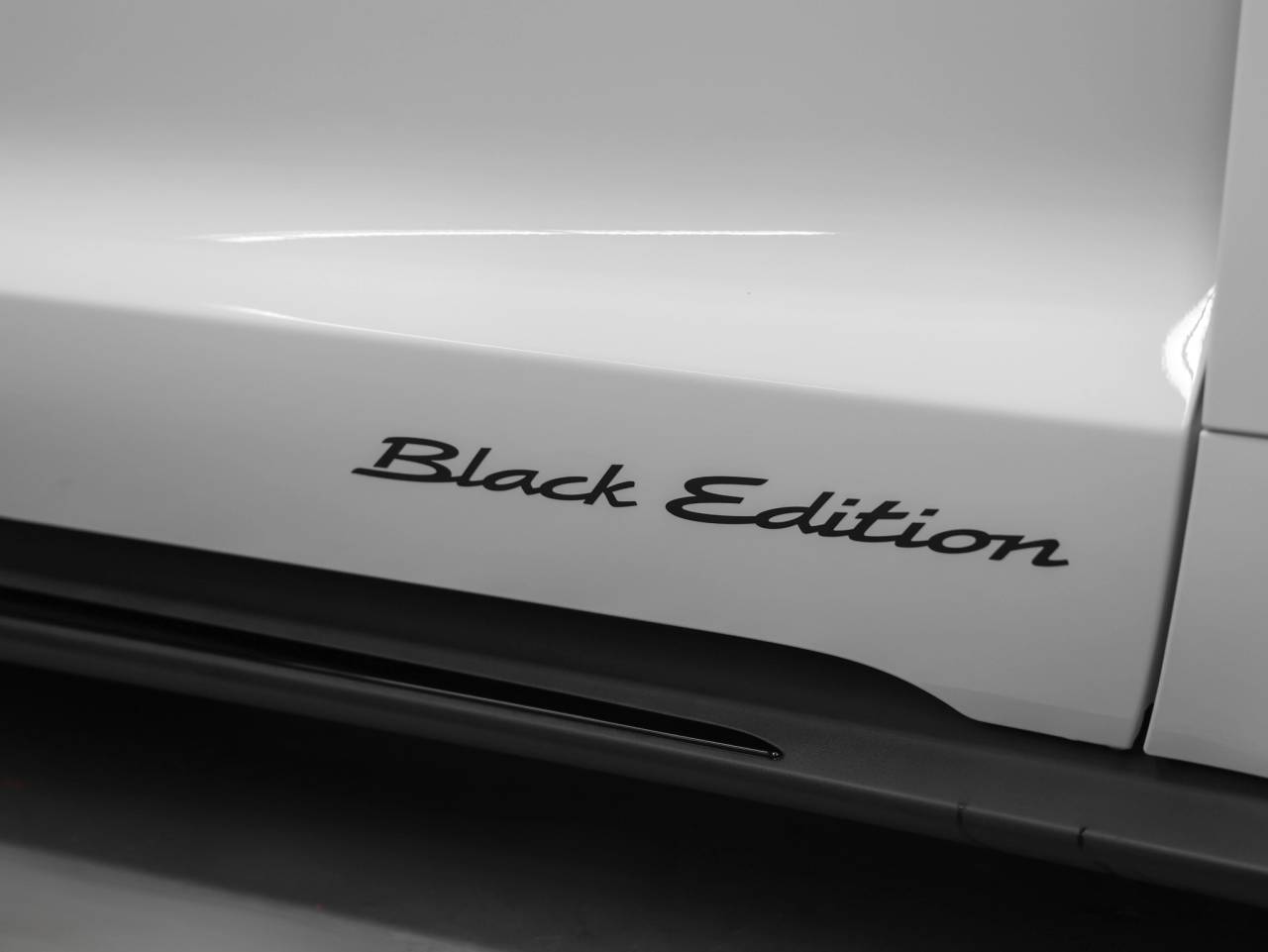 2026 Porsche Taycan Taycan 4 Black Edition