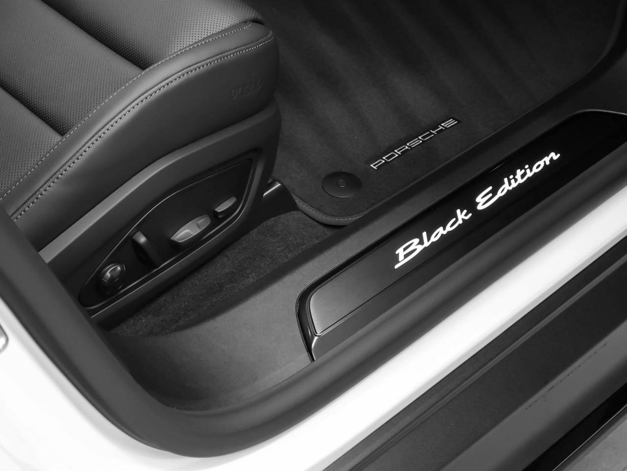 2026 Porsche Taycan Taycan 4 Black Edition