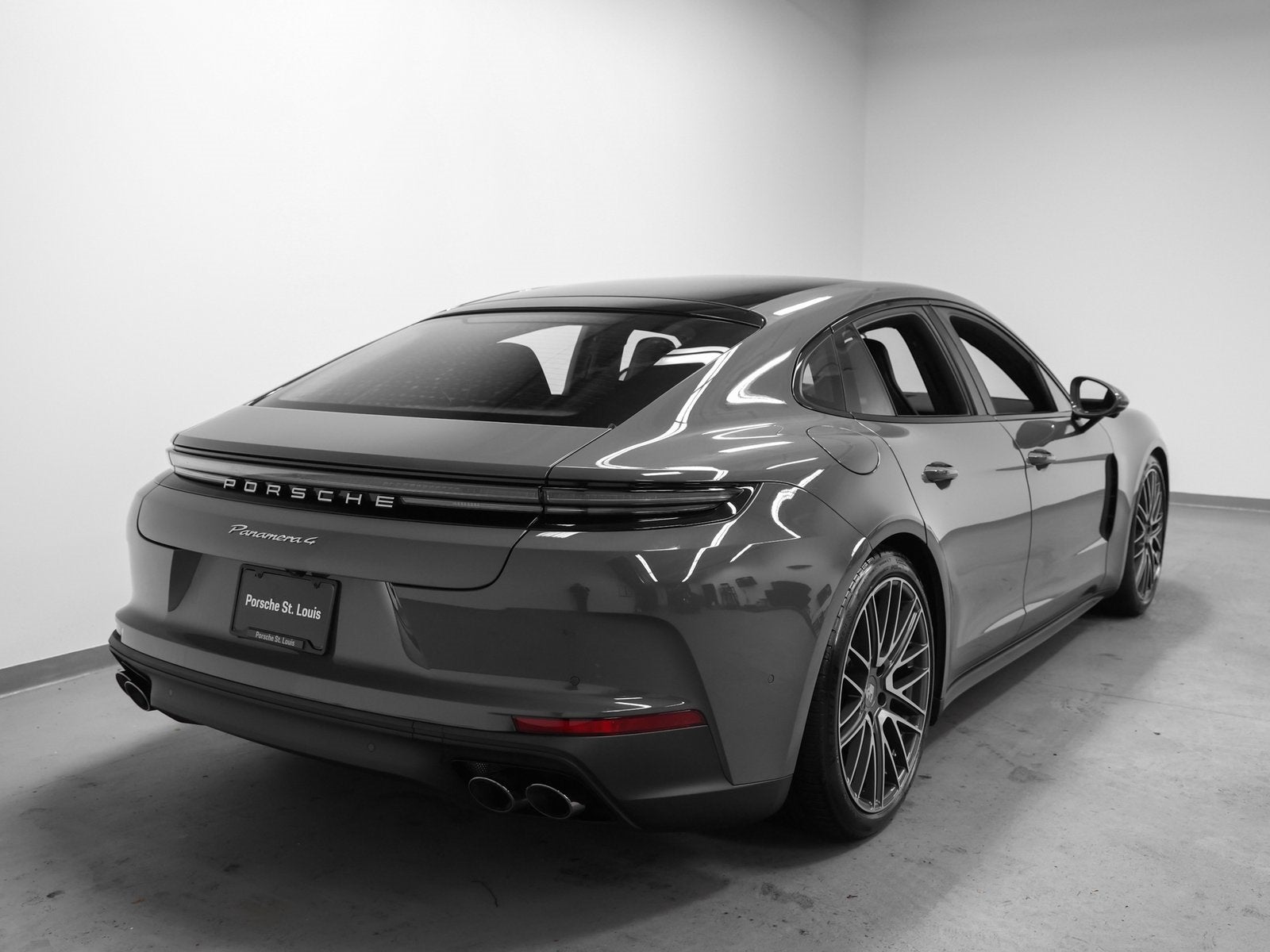 2026 Porsche Panamera 4