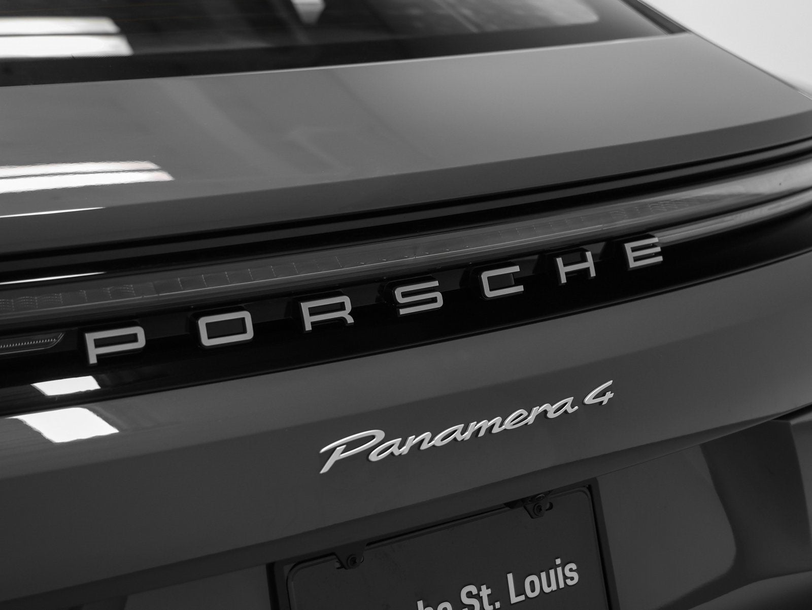 2026 Porsche Panamera 4