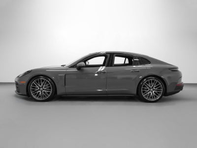 2026 Porsche Panamera 4