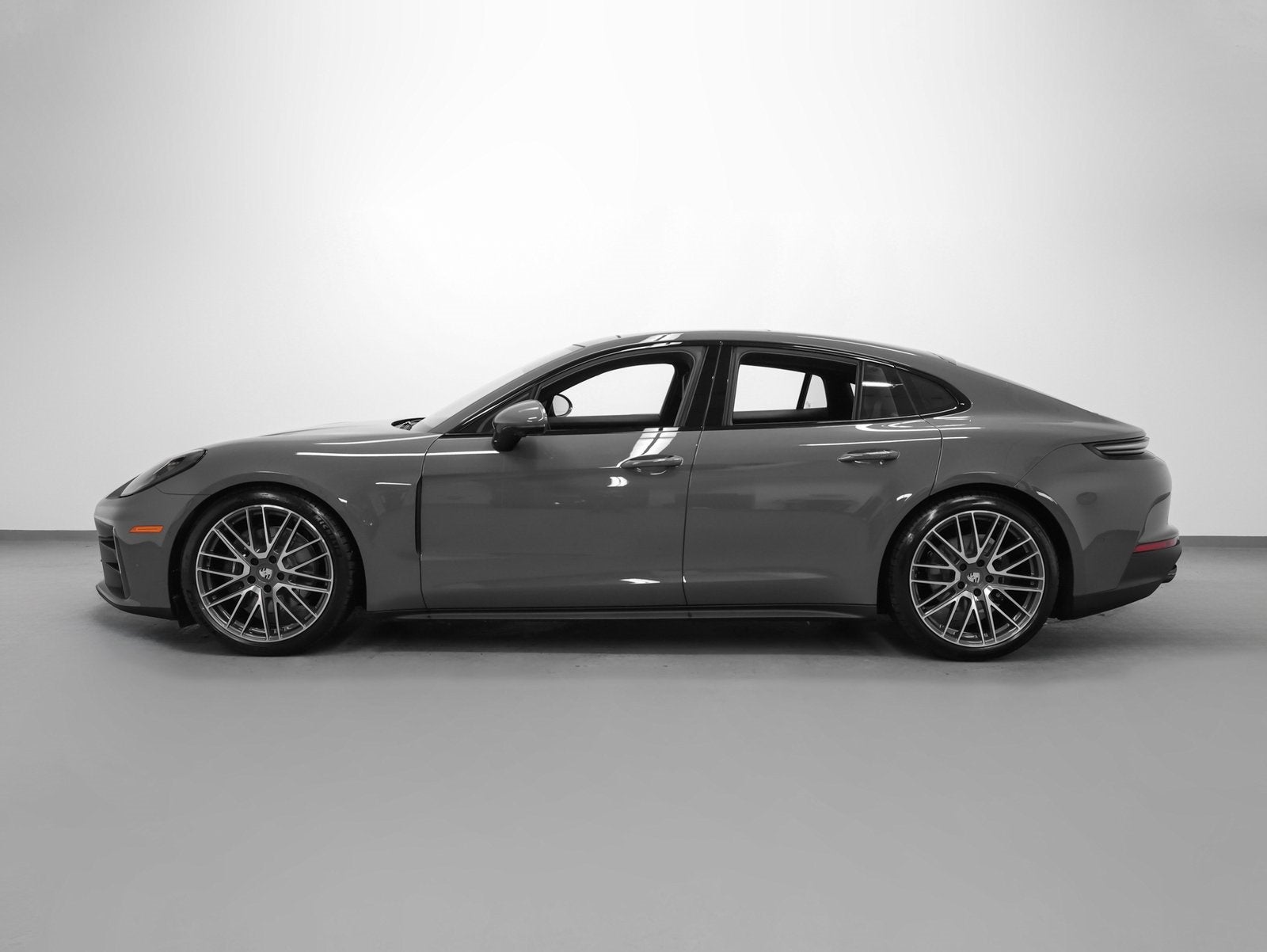 2026 Porsche Panamera 4