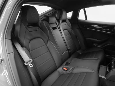 2026 Porsche Panamera 4