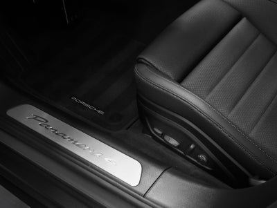 2026 Porsche Panamera 4