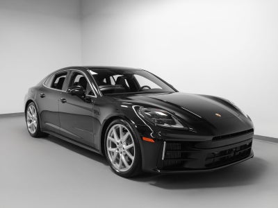 2026 Porsche Panamera 4