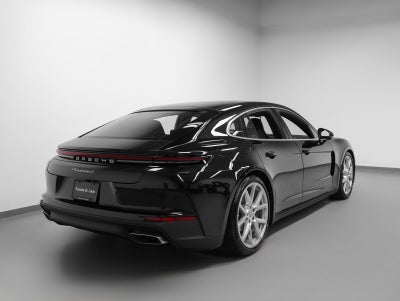 2026 Porsche Panamera 4