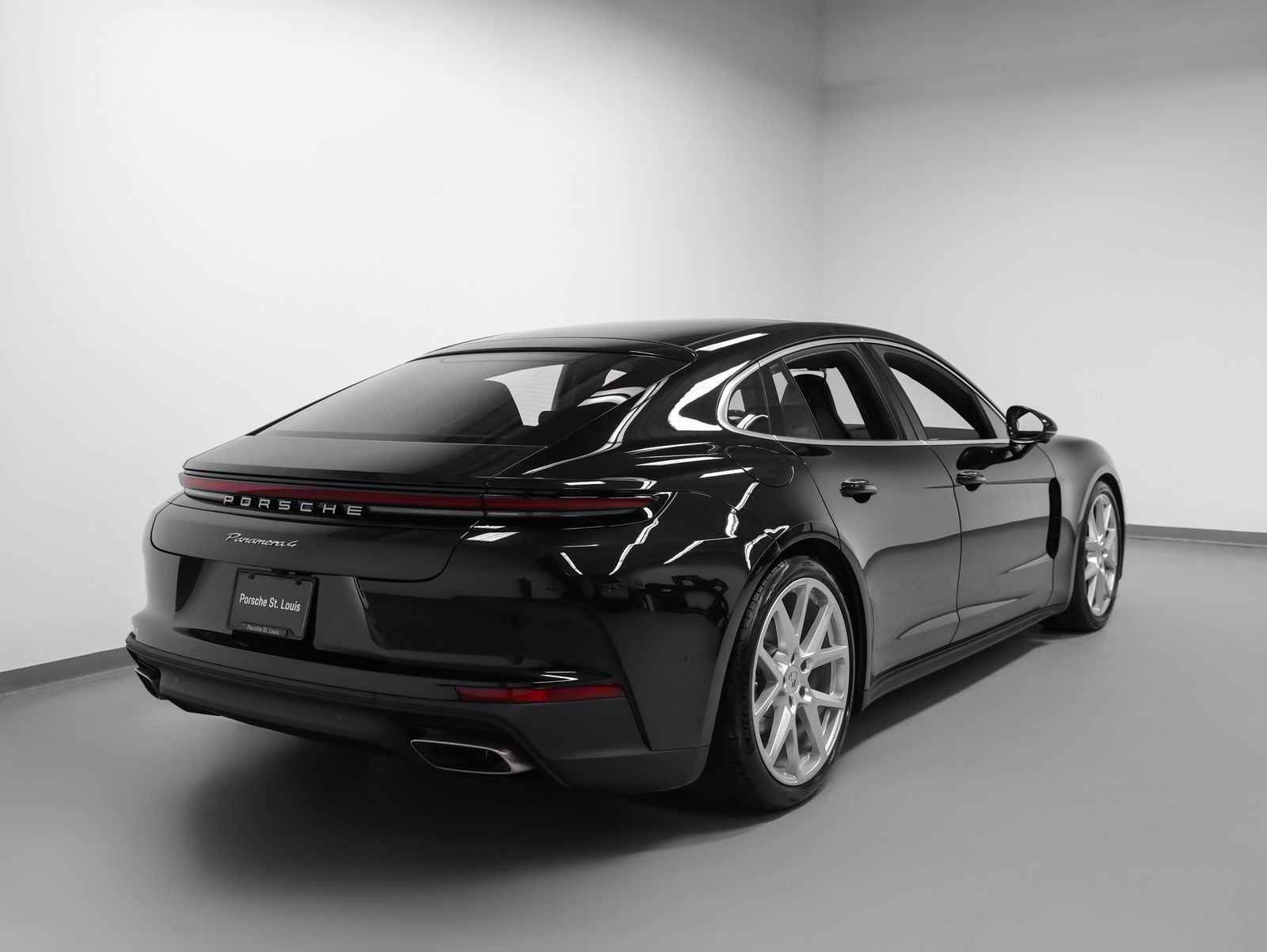 2026 Porsche Panamera 4
