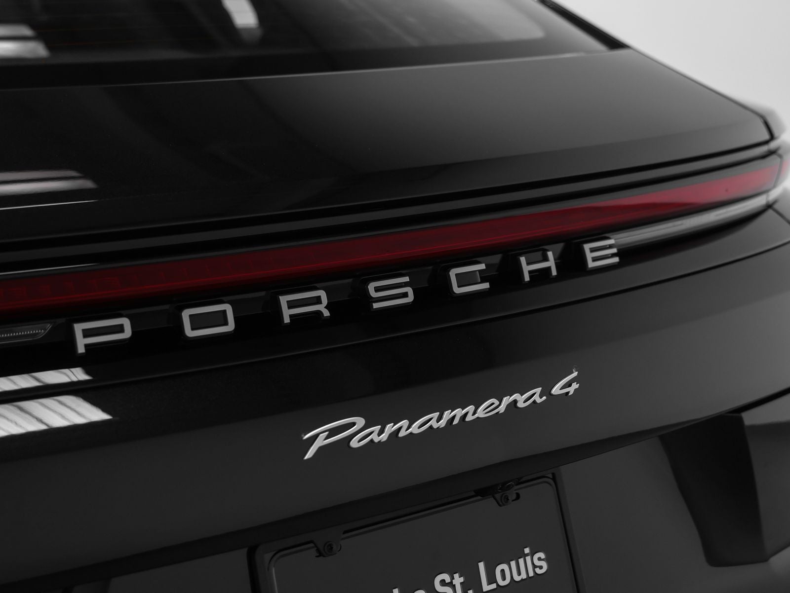 2026 Porsche Panamera 4