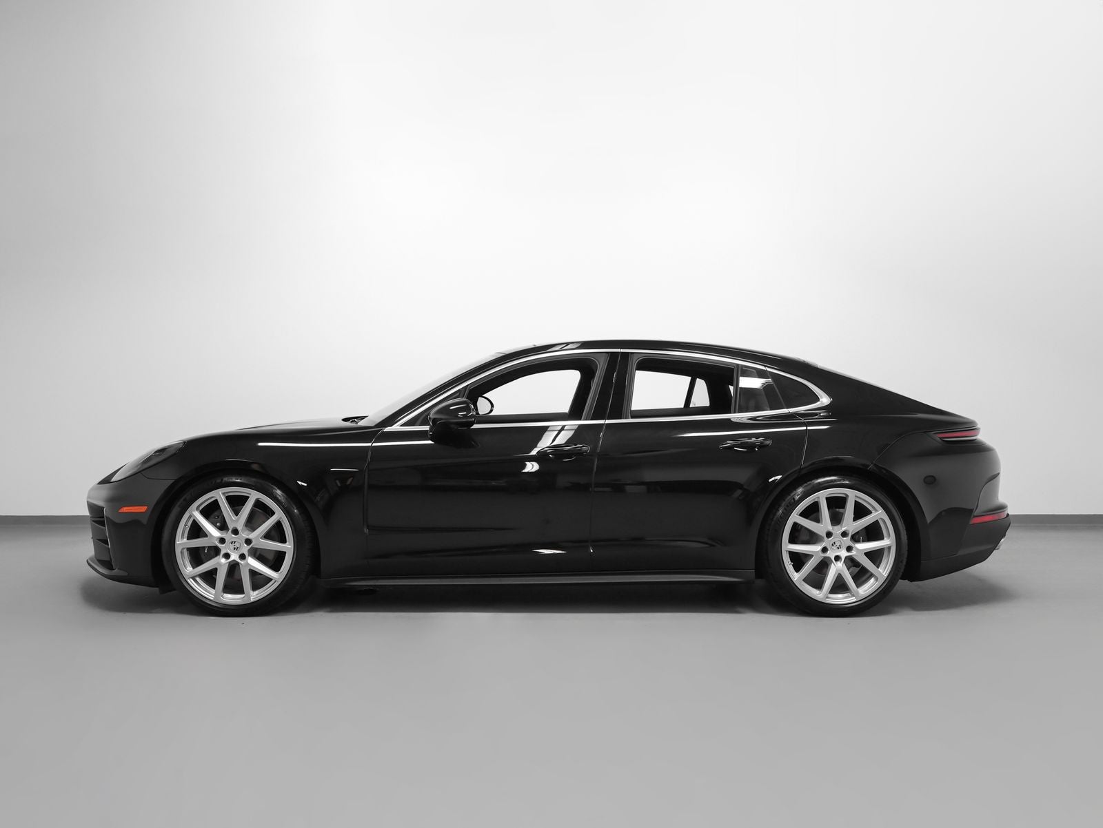 2026 Porsche Panamera 4
