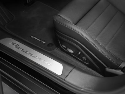 2026 Porsche Panamera 4