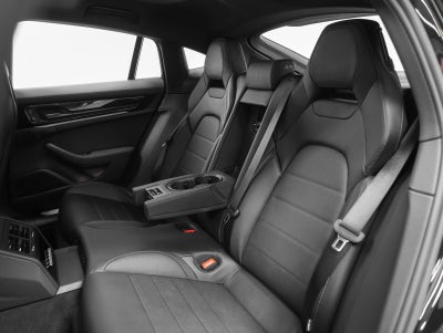 2026 Porsche Panamera 4