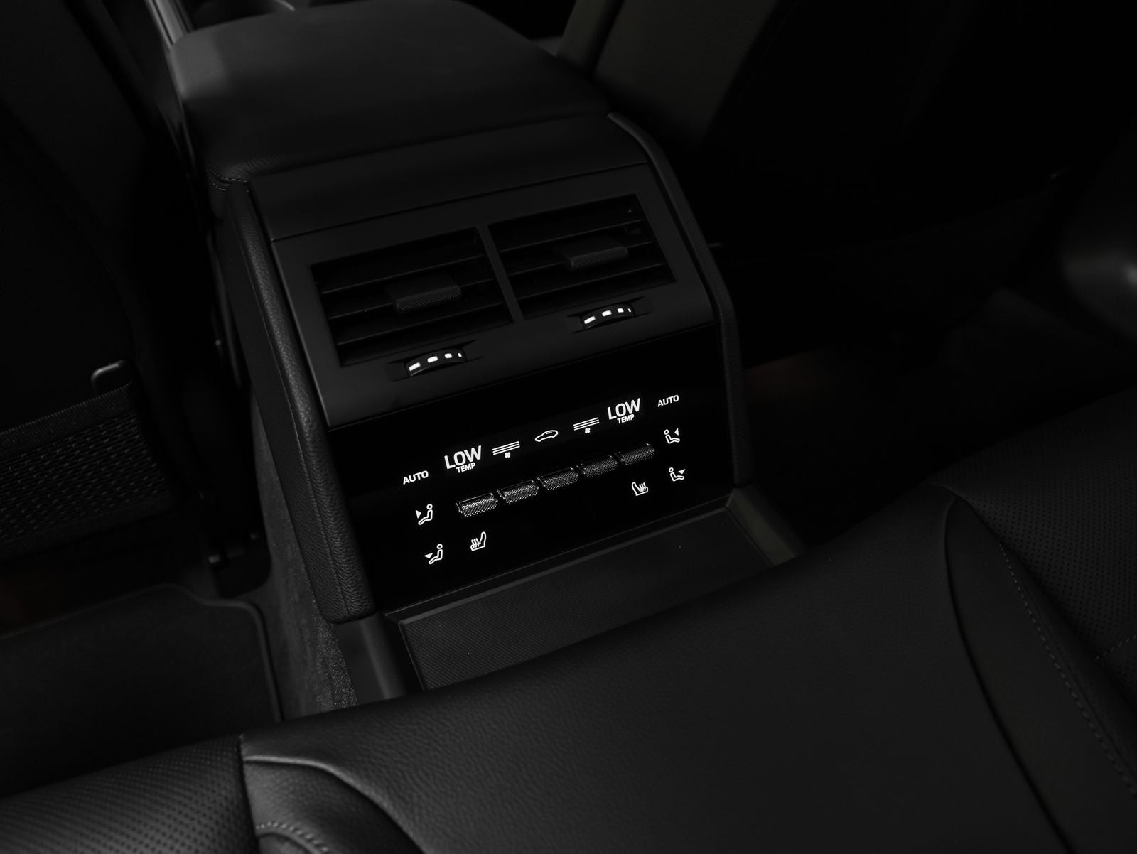 2026 Porsche Panamera 4
