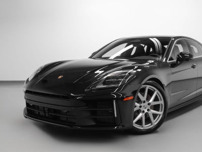 2026 Porsche Panamera 4