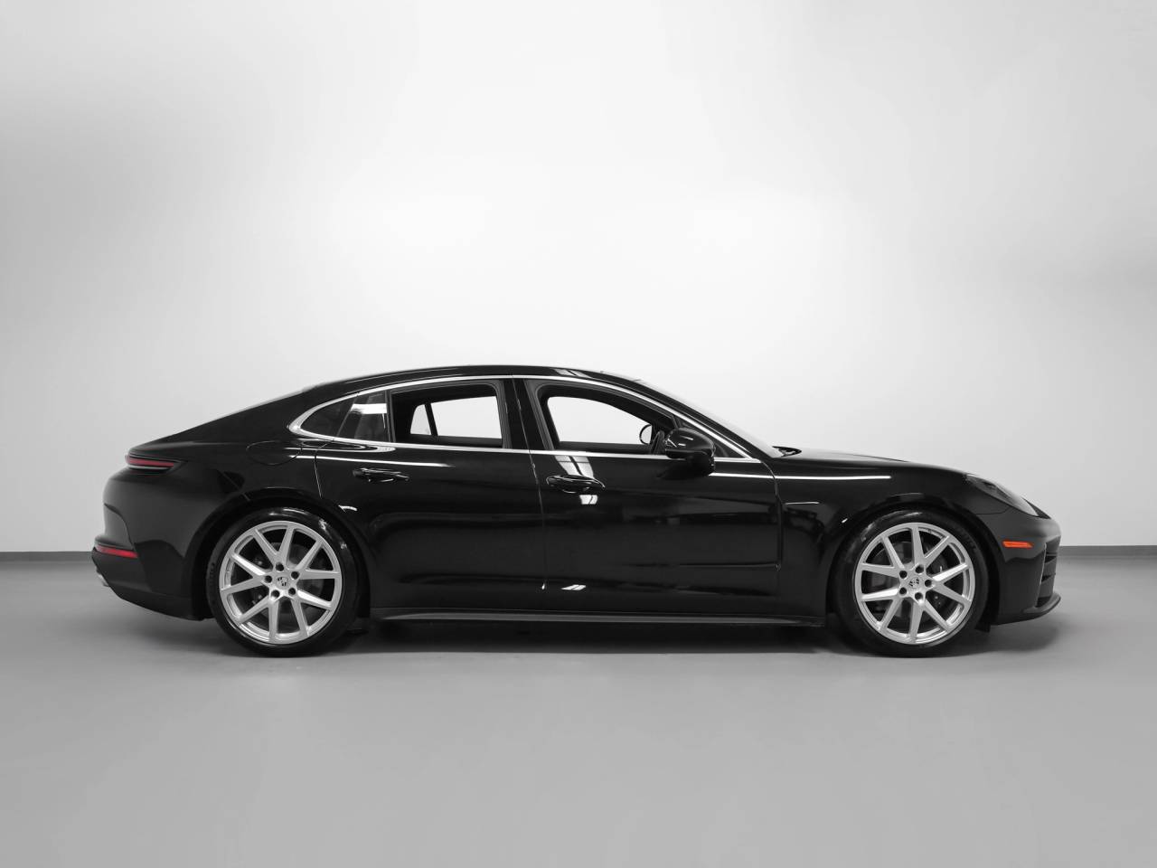 2026 Porsche Panamera 4