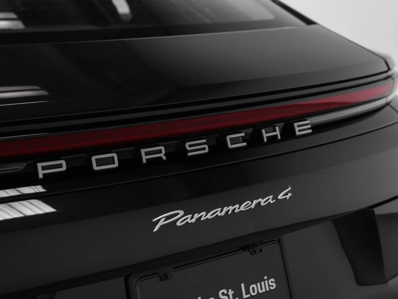 2026 Porsche Panamera 4